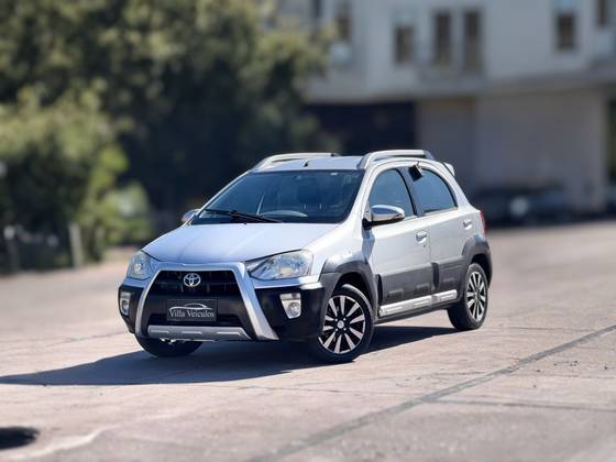 TOYOTA ETIOS CROSS 1.5 16V FLEX 4P MANUAL TOYOTA ETIOS CROSS 1.5 16V FLEX 4P MANUAL